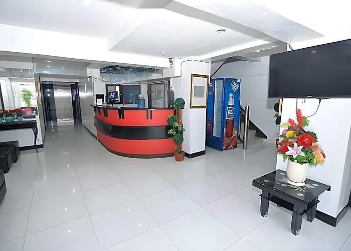 Hotel Oyo 894 Cosmo P Campa 2*