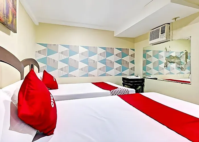 Hotel Oyo 894 Cosmo P Campa 2*